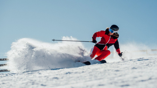 How to dress for skiing: Choose top-quality Primaloft® and Dermizax™ EV materials